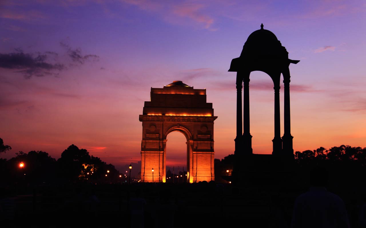Top 9 places for Couples in Delhi to visit - Popular In India